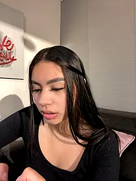 Snapshot of Cristina_pinkk chatting on 23, 10, 2025 Cristina pinkk online show from 23, 10, 2025