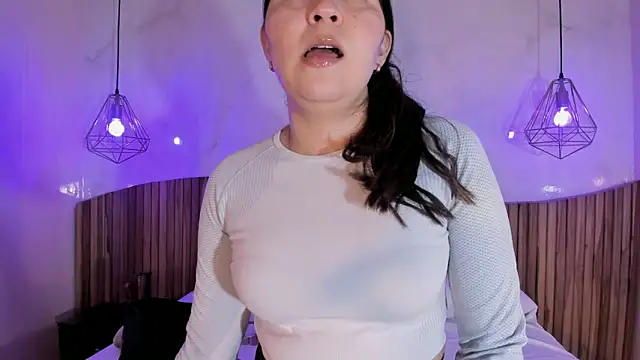 AlissaJoness online show from 2, 2, 2026