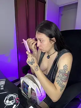 Mia  Gray online show from 28, 4, 2026