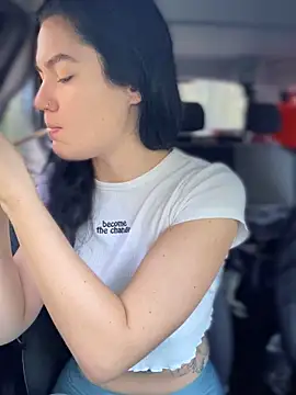 Snapshot of MeekyRich chatting on 18, 9, 2025 MeekyRich online show from 18, 9, 2025