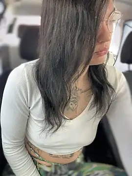 Snapshot of MeekyRich chatting on 22, 10, 2025 MeekyRich online show from 22, 10, 2025