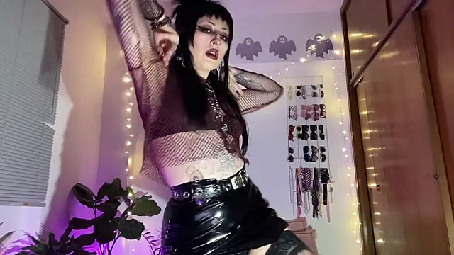 ELENA UMBRA online show from 4, 4, 2026