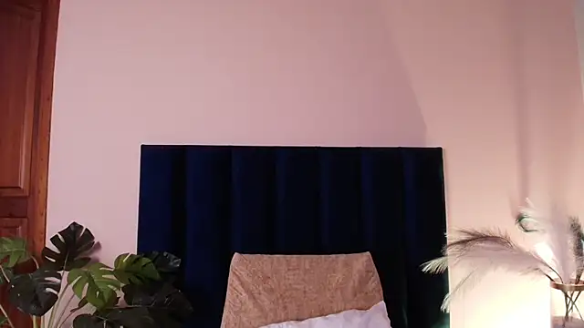 AbbieJoness  online show from 7, 5, 2026