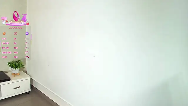  Victoria Collins online show from 24, 11, 2025