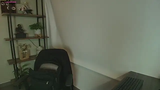  Victoria Collins online show from 25, 7, 2026