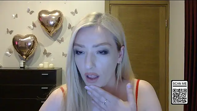 Snapshot of Wild_Silk_Desire chatting on 12, 6, 2026 Wild Silk Desire online show from 12, 6, 2026