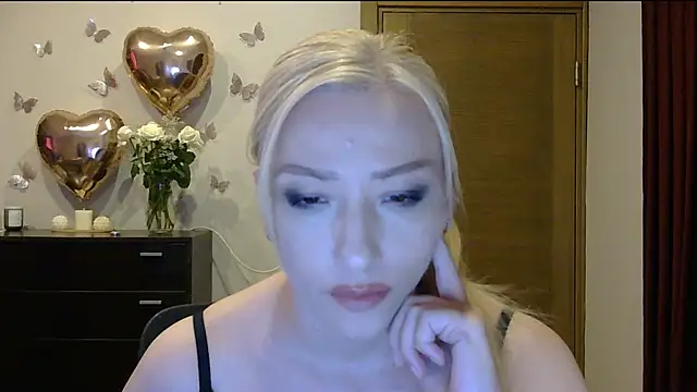 Snapshot of Wild_Silk_Desire chatting on 5, 7, 2026 Wild Silk Desire online show from 5, 7, 2026