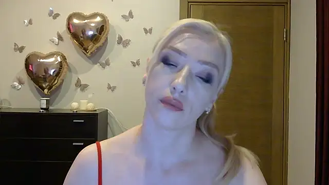 Snapshot of Wild_Silk_Desire chatting on 6, 7, 2026 Wild Silk Desire online show from 6, 7, 2026