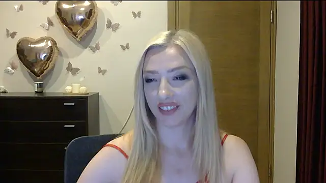 Snapshot of Wild_Silk_Desire chatting on 28, 7, 2026 Wild Silk Desire online show from 28, 7, 2026