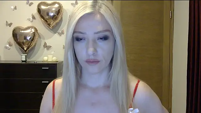 Snapshot of Wild_Silk_Desire chatting on 3, 8, 2026 Wild Silk Desire online show from 3, 8, 2026