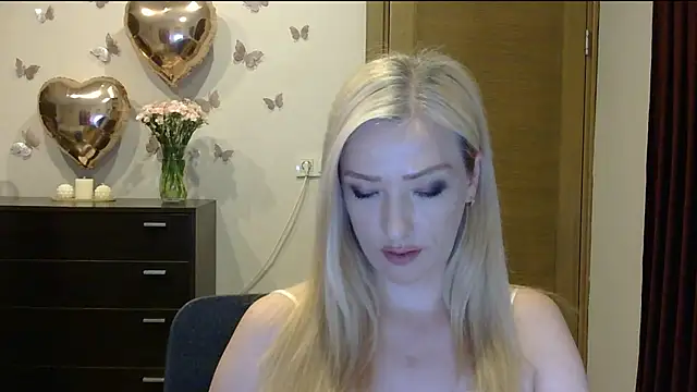 Snapshot of Wild_Silk_Desire chatting on 7, 8, 2026 Wild Silk Desire online show from 7, 8, 2026