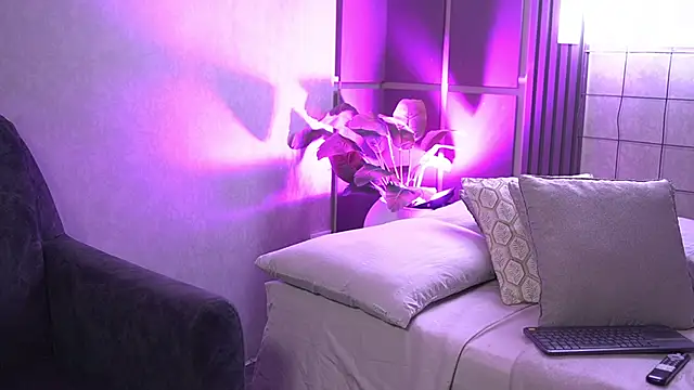 Susan wall online show from 20, 10, 2025