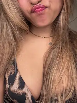 Scarlett 1819 online show from 4, 8, 2026