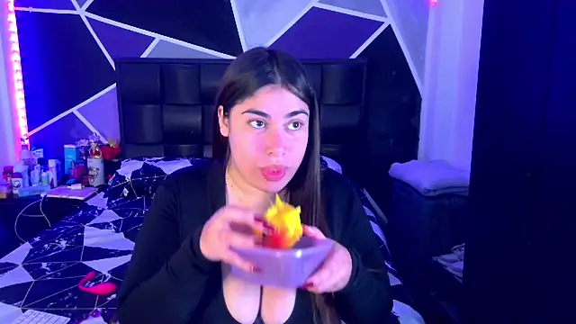 jazminslut online show from 2, 3, 2026