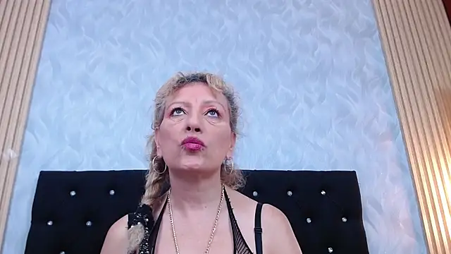 xandrinakarzon online show from 17, 2, 2026