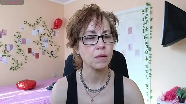 Snapshot of Ronda_Roni chatting on 15, 4, 2026 Ronda Roni online show from 15, 4, 2026