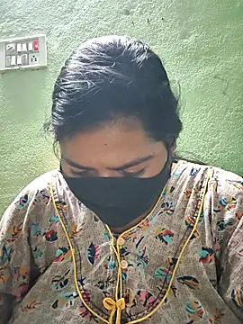 Liyaa 24 online show from 5, 2, 2026