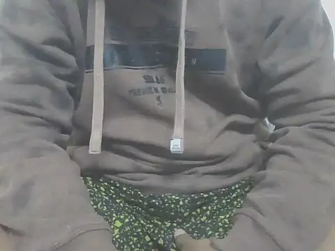 Snapshot of Matt6102 chatting on 17, 11, 2025 Matt6102 online show from 17, 11, 2025