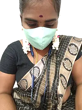 Snapshot of Tamil_riyalini12 chatting on 10, 9, 2025 Tamil riyalini12 online show from 10, 9, 2025