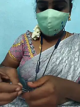 Snapshot of Tamil_riyalini12 chatting on 2, 10, 2025 Tamil riyalini12 online show from 2, 10, 2025