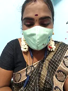 Snapshot of Tamil_riyalini12 chatting on 3, 10, 2025 Tamil riyalini12 online show from 3, 10, 2025