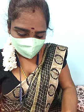 Snapshot of Tamil_riyalini12 chatting on 22, 11, 2025 Tamil riyalini12 online show from 22, 11, 2025