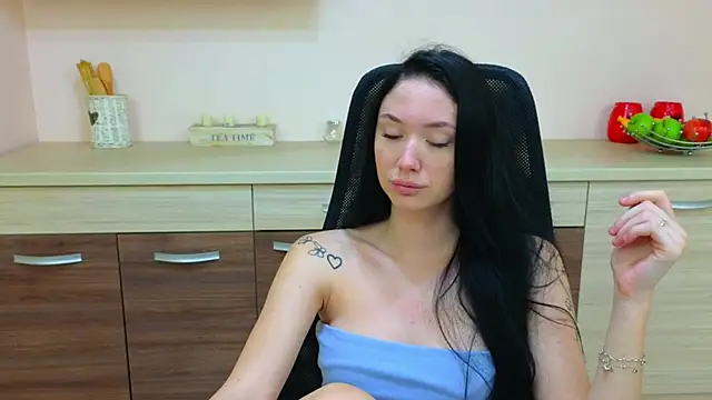 Snapshot of Ivanna__Rose chatting on 28, 10, 2025 Ivanna Rose online show from 28, 10, 2025