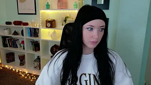 Snapshot of Ivanna__Rose chatting on 9, 2, 2026 Ivanna Rose online show from 9, 2, 2026