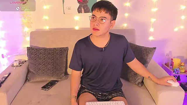 Snapshot of Young_Ben chatting on 10, 2, 2026 Young Ben online show from 10, 2, 2026