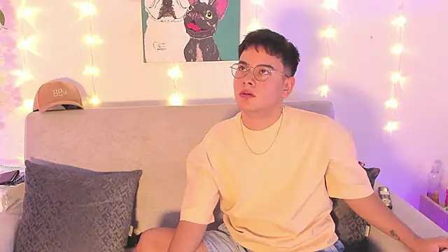 Snapshot of Young_Ben chatting on 12, 3, 2026 Young Ben online show from 12, 3, 2026