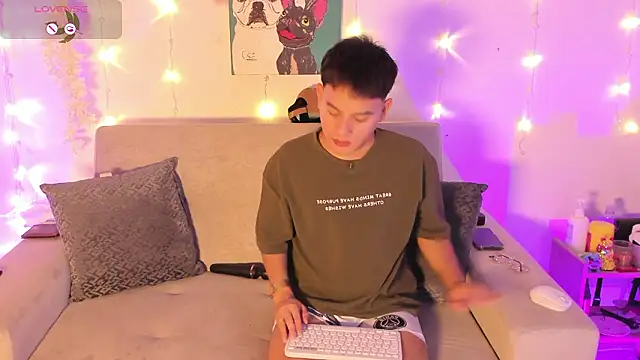 Snapshot of Young_Ben chatting on 21, 3, 2026 Young Ben online show from 21, 3, 2026