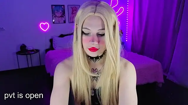 Snapshot of your_little_eva chatting on 5, 10, 2025 your little eva online show from 5, 10, 2025