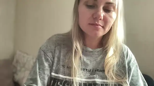 MonicaSweett online show from 7, 10, 2025