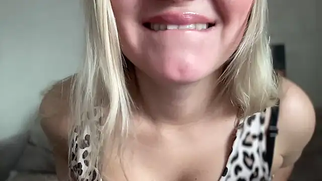 MonicaSweett online show from 16, 10, 2025