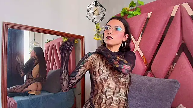 viollettaa  online show from 6, 5, 2026