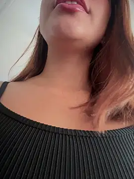 Snapshot of sara_calderon chatting on 31, 3, 2026 sara calderon online show from 31, 3, 2026