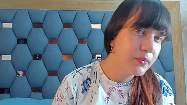 juliette pretty  online show from 12, 9, 2025