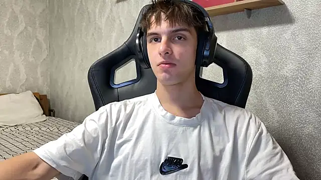 Snapshot of elliot_scott chatting on 1, 10, 2025 elliot scott online show from 1, 10, 2025