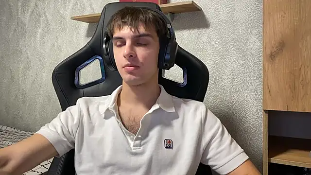 Snapshot of elliot_scott chatting on 7, 10, 2025 elliot scott online show from 7, 10, 2025