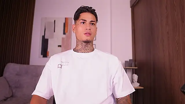 Snapshot of AxelVilla_ chatting on 14, 9, 2025 AxelVilla  online show from 14, 9, 2025