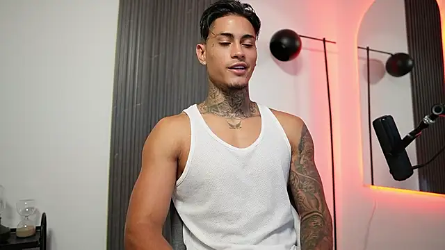 Snapshot of AxelVilla_ chatting on 16, 9, 2025 AxelVilla  online show from 16, 9, 2025