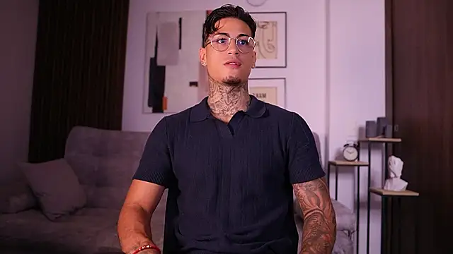 Snapshot of AxelVilla_ chatting on 27, 9, 2025 AxelVilla  online show from 27, 9, 2025