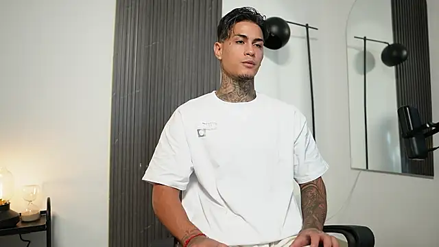 Snapshot of AxelVilla_ chatting on 30, 9, 2025 AxelVilla  online show from 30, 9, 2025