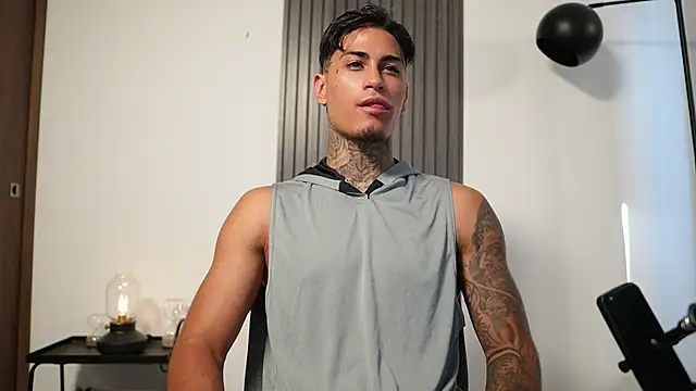 Snapshot of AxelVilla_ chatting on 21, 10, 2025 AxelVilla  online show from 21, 10, 2025