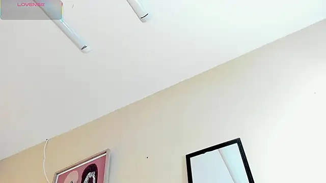 Snapshot of isabella_milf_ chatting on 8, 9, 2025 isabella milf  online show from 8, 9, 2025