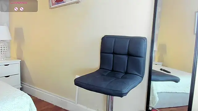 Snapshot of isabella_milf_ chatting on 25, 9, 2025 isabella milf  online show from 25, 9, 2025