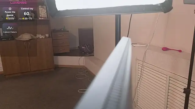 Margo Moll online show from 21, 11, 2025