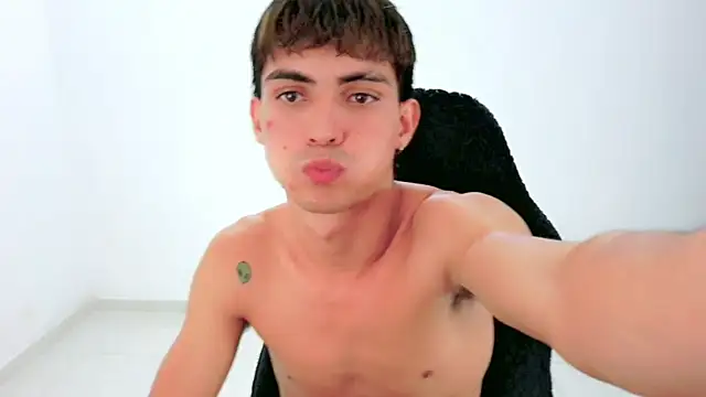 Thommy cute online show from 4, 8, 2026