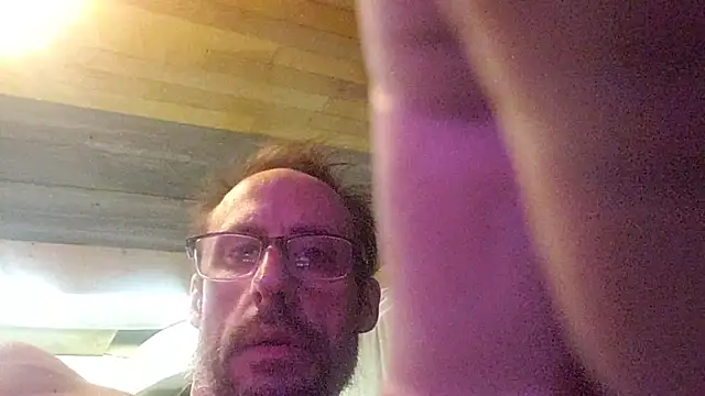 Snapshot of David1982qq chatting on 5, 10, 2025 David1982qq online show from 5, 10, 2025