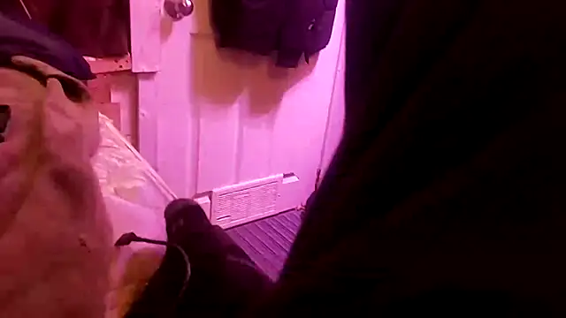 Snapshot of David1982qq chatting on 7, 10, 2025 David1982qq online show from 7, 10, 2025